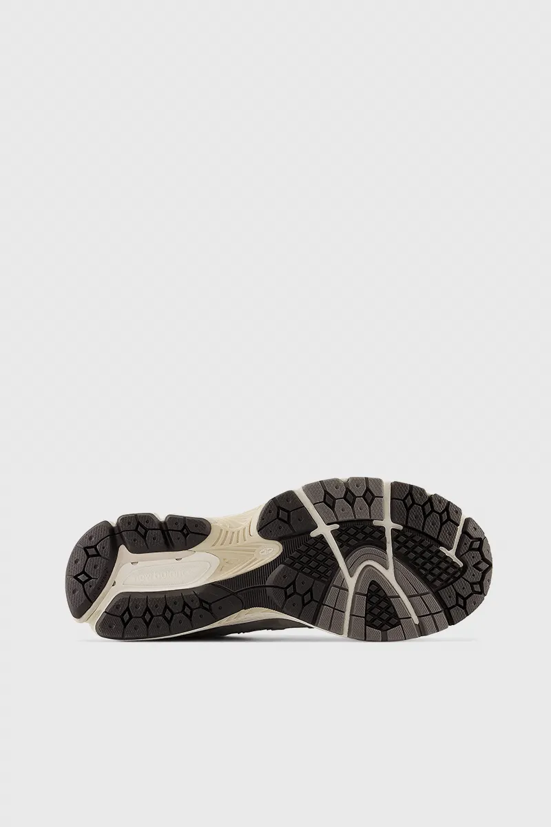 M2002RNC - Vintage Black